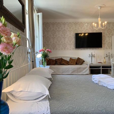 Mama'S And Papa'S Luxury Rooms สปลิท ภายนอก รูปภาพ